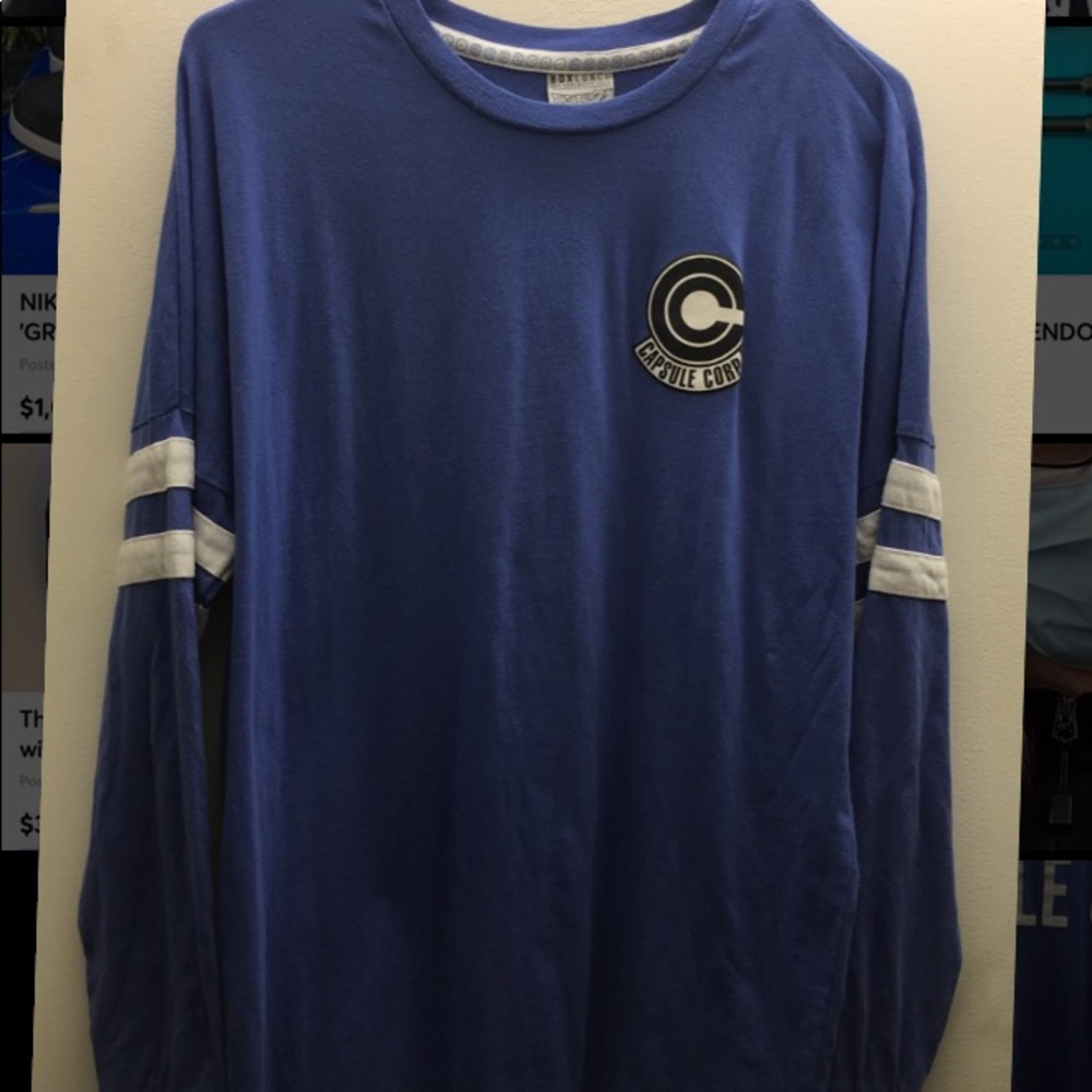 Capsule Corp. Boxlunch long-sleeve men’s medium